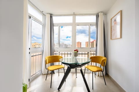 View (from property/room), Living room, Seating area, Dining area