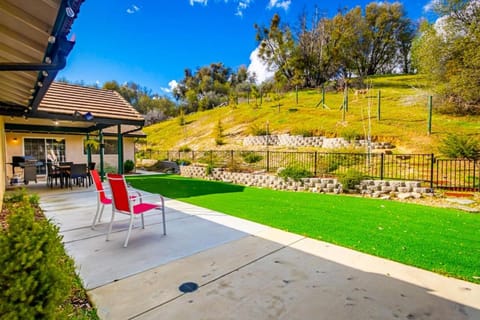 Mystic Mountain Villa, 14 miles from Yosemite Villa in Oakhurst