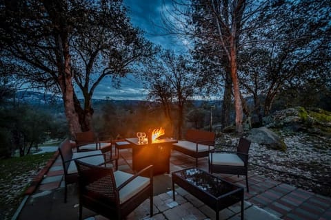 Mystic Mountain Villa, 14 miles from Yosemite Villa in Oakhurst