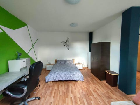 Bed, Bedroom, wardrobe