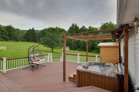 Sauna, Spa and Stargazing Coudersport Home! House in Allegheny River