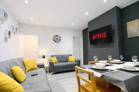 Living room, Dining area, Dinner