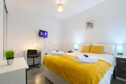 Bed, Bedroom, wardrobe