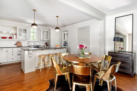 Chateau Marminty Apartment in Buckhead