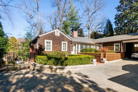 Chateau Marminty Apartment in Buckhead