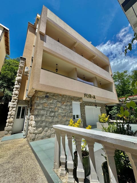 Property building, View (from property/room), Balcony/Terrace