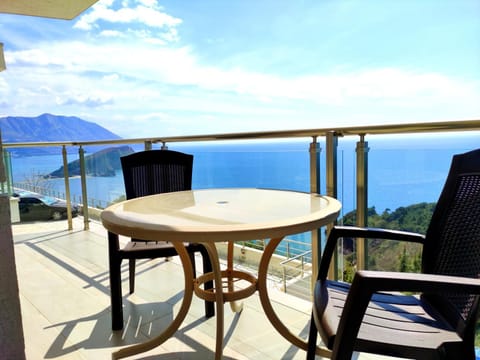 View (from property/room), Balcony/Terrace, Sea view