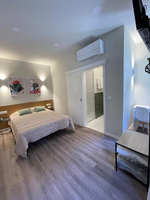 Bed, Photo of the whole room, Bedroom, wardrobe, air conditioner