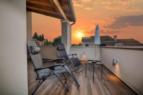 Patio, Balcony/Terrace, Sunrise, Sunset