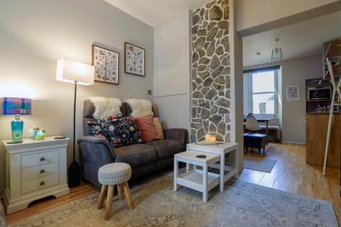 Small Cosy Studio Flat Near the Sea, Central Oban Apartment in Oban