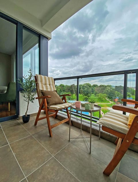 Balcony/Terrace, City view