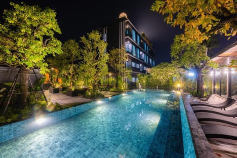 Property building, Night, Natural landscape, Garden, Garden view, Pool view, Swimming pool, sunbed