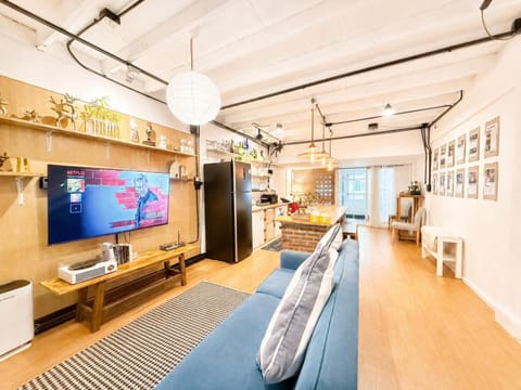 TV and multimedia, Living room, Seating area