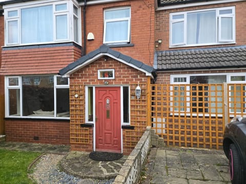 Chelwood Residence House in Leeds