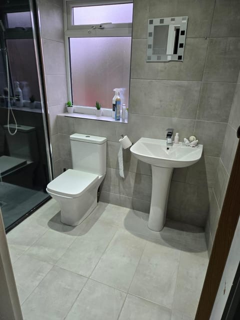 Chelwood Residence House in Leeds