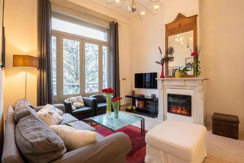 Living room, Evening entertainment