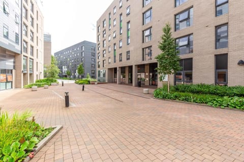 Property building, Day, Natural landscape, Street view, Location