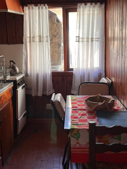 Kitchen or kitchenette, minibar, pet friendly, stove