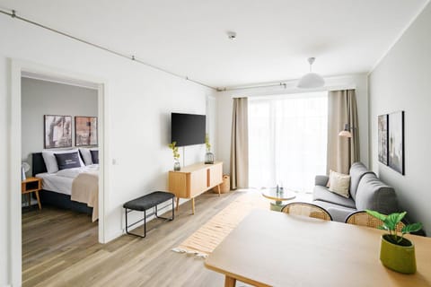 TV and multimedia, Living room, Seating area, Bedroom