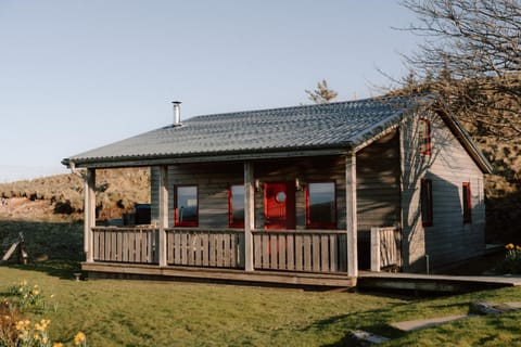 Property building, Patio, Garden, Garden view, Location