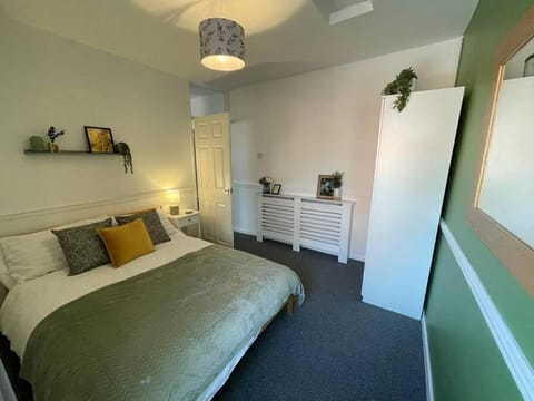 2 bed Central Cardiff Apartment - sleeps five! Apartment in Cardiff