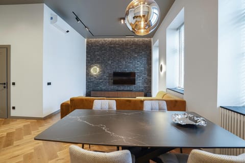 TV and multimedia, Living room, Dining area