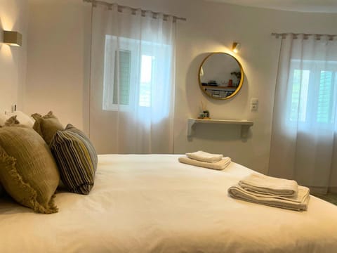Bed, View (from property/room), Photo of the whole room, Bedroom, heating, internet, air conditioner