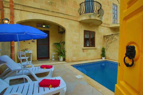 Swimming pool, Swimming pool