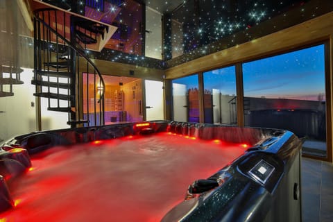 Hot Tub, Hot Tub