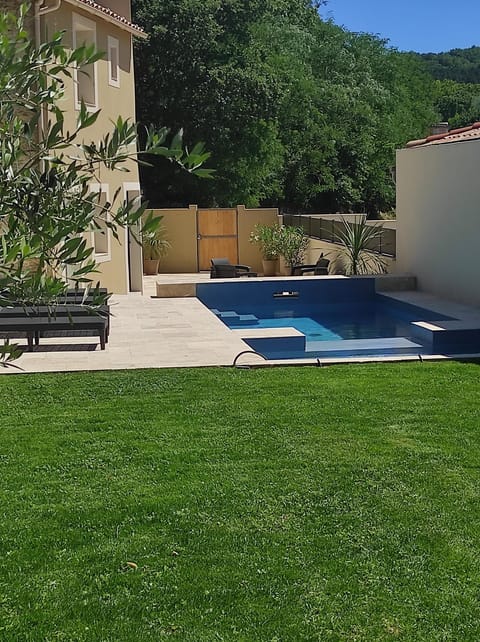 Garden, Swimming pool