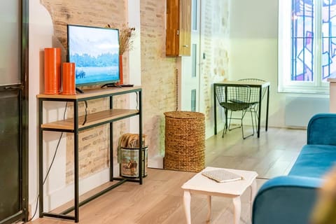 Le Graphique T1 climatisé au Panier Apartment in Marseille