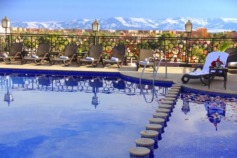 Swimming pool, Swimming pool