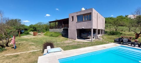 Property building, Garden, Swimming pool