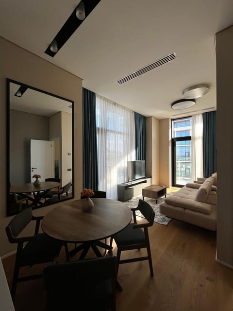 Living room, Photo of the whole room, Seating area, Dining area