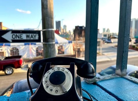 Unique Artsy 2 Bdrm Apt 1.5 mi from Downtown Apartment in Pittsburgh