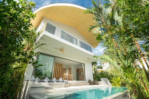 Property building, Pool view