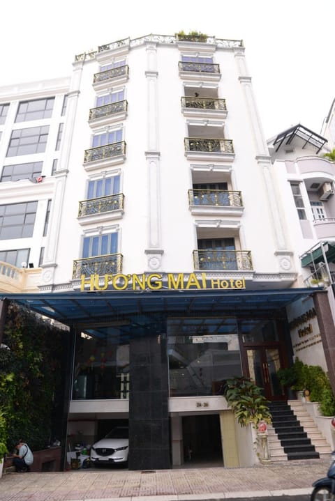 Property building, Day, Parking