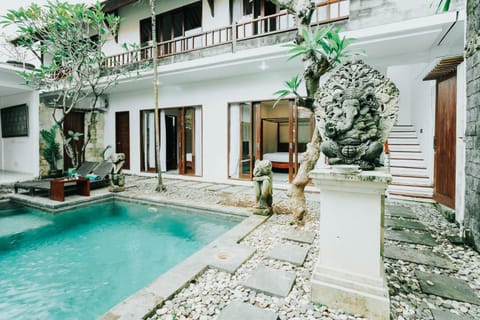 Property building, Garden, View (from property/room), Balcony/Terrace, Pool view, Swimming pool