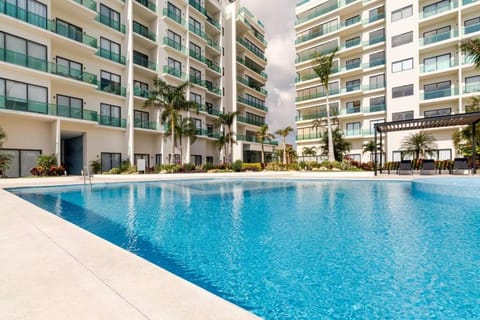 Pool view, Swimming pool