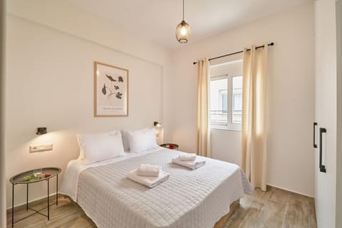 Bedroom, towels, wardrobe