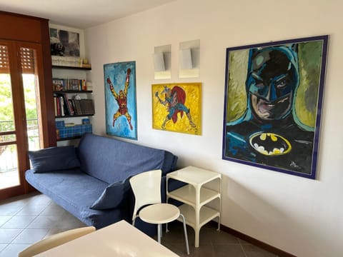 Living room, Decorative detail, Seating area