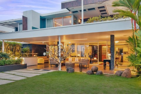 Property building, Garden