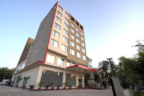 Property building, Facade/entrance