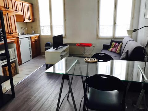 Kitchen or kitchenette, Living room, Dining area