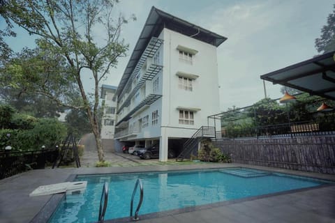 Property building, Day, Pool view, Swimming pool