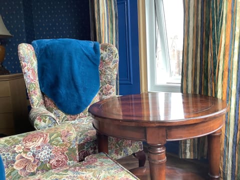 Seating area, Bedroom