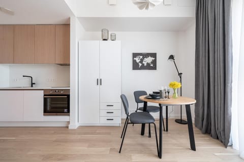 Dining area, kitchen