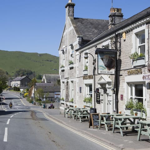 Bulls Head, Castleton Inn in Castleton