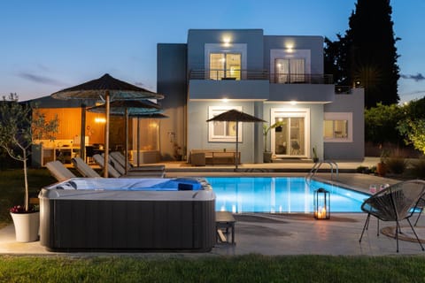 Property building, Patio, Swimming pool