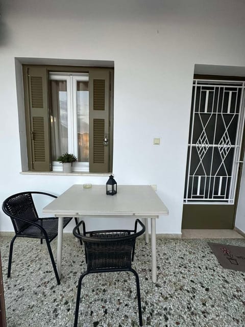 Happy Home Apartment in Leonidio